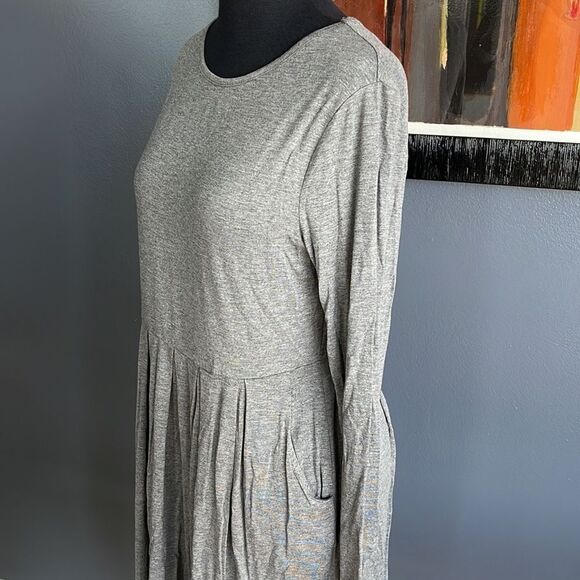 Sumier Fariry heather gray stretch jersey pleated skirt midi dress. NWT. Medium. - Picture 3 of 6